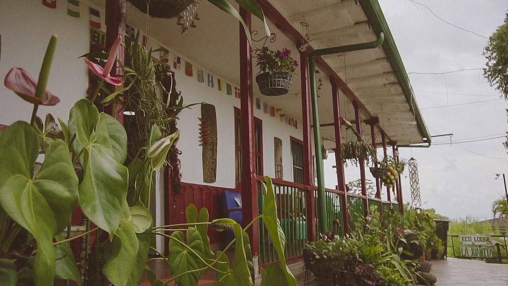 Eco Lodge La Juanita 马尼萨莱斯 外观 照片