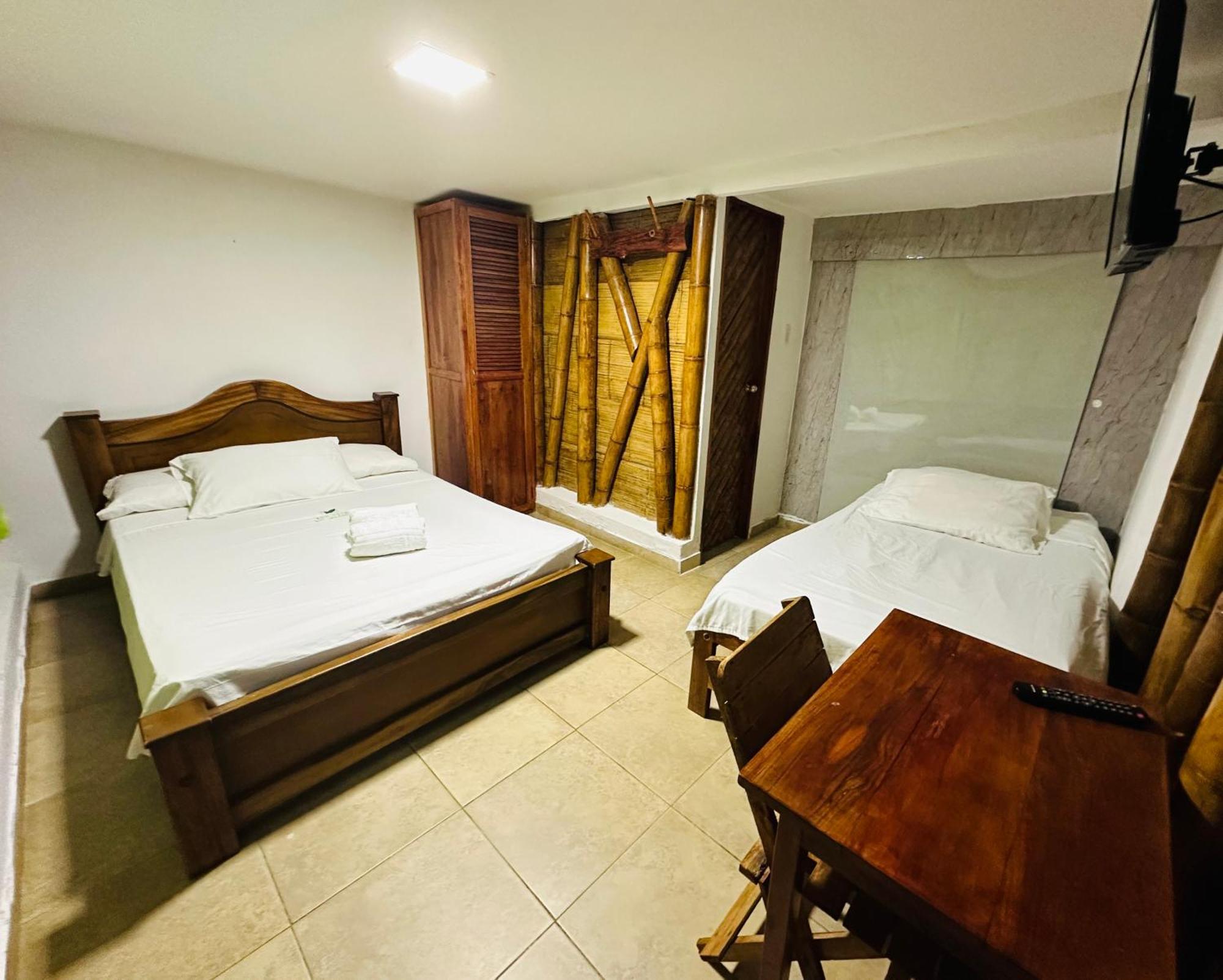 Eco Lodge La Juanita 马尼萨莱斯 外观 照片