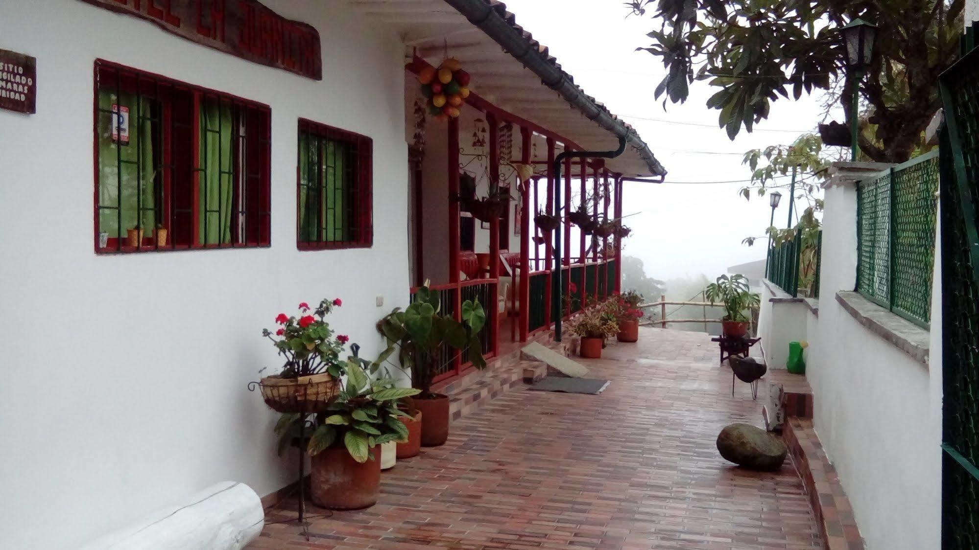 Eco Lodge La Juanita 马尼萨莱斯 外观 照片